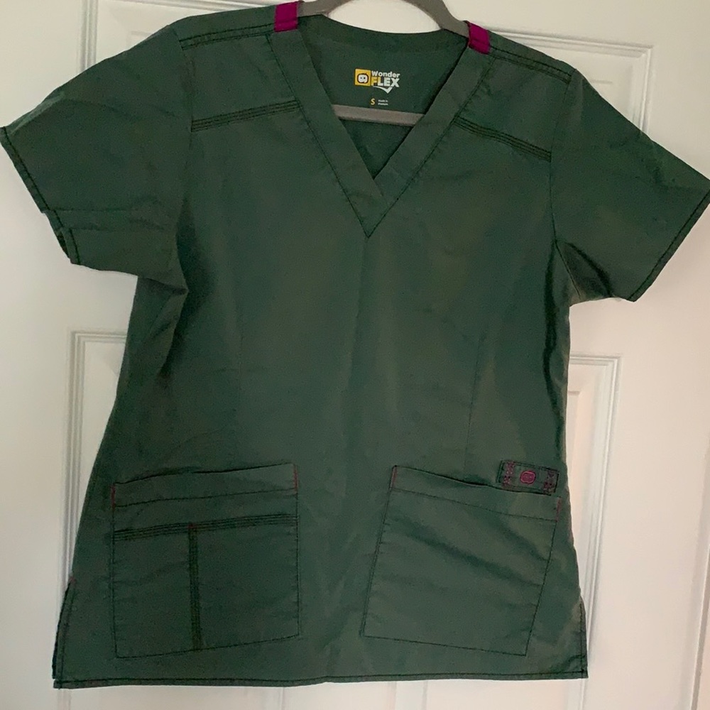 Small Wonderwink Flex Olive green scrub top